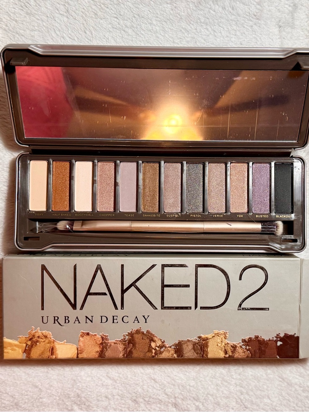 Urban Decay Naked2 Eyeshadow Palette — Neutral Taupe, Bronze, Mauve, Black